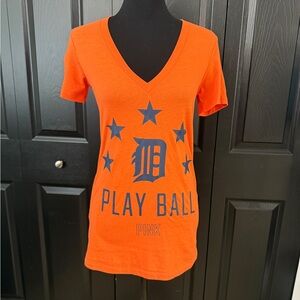 PINK Detroit Tigers v-neck tee